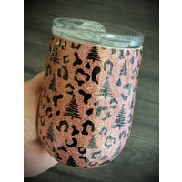 Leopard Und Tannenbaumbecher, Weinbecher, Weihnachtsgeschenke, Leopardenbecher, Weihnachtsbecher, Weingläser, Glitzerbecher von CustomDesignbyTLC