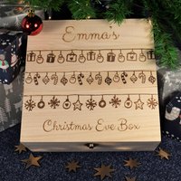 Gravierte Heiligabend Box - Maßgeschneiderte Personalisierte Hölzerne Weihnachtsbox Für Kinder, Bereit, Mit Geschenken Zu Füllen 2 Größen von CustomGiftCoUK