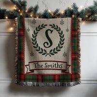 Family Christmas Custom Woven Blanket, Personalized Name Throw, Initial Holiday Gift, Plaid Home Decor von CustomGiftStudioND