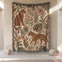 Leopard Woven Blanket Homdecor, Tropical Throw Pillow, Jungle Animal Woven Exotic Home Decor, Botanical Art, Surreal Room Accent von CustomGiftStudioND