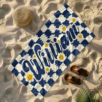 Retro Daisy Checker Beach Towel, Custom Name Personalized Gift For Girls, Baby Shower, Mother's Day, Kids Birthday, Quick Dry Summer Pool Party von CustomHotpinksummer