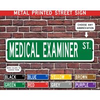 Medizinprüfer Geschenk, Metall Straßenschild, Personalisiertes Schild, Individuelles Metallschild - Mehrere Farben Verfügbar von CustomIslandGifts