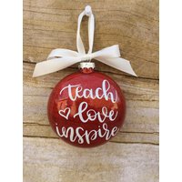 Teach Liebe Inspirieren Ornament, Lehrer Weihnachtsgeschenk von CustomKreationGoods