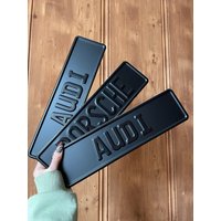 Schwarz Auf Schwarzem Namensschild. Wandbehang Schilder. Nummernschild. Autodekoration Vatertagsgeschenk Der Tochter Von Neujahr Dekor von CustomPlateStudio