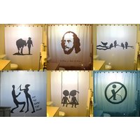 Lustiger Duschvorhang Dekokissen Bettbezug Tröster Badematte Yoga Teppich Handtuch Kinder Decke Wandbehang Stoff Schürze Kaffeetasse Einkaufstasche von CustomShowerCurtains