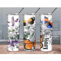 Personalisierte Tusche Schmetterlings Tumbler/ Schmetterling Benutzerdefinierter Becher/ Tumbler Mit Namen/ Tattoo Stil Tumbler von CustomSipsBoutique