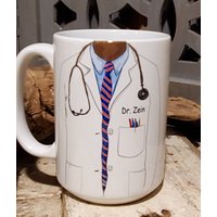 Personalisierte Reise-Thermoskanne Oder Keramiktasse Für Heiße Kalte Flüssigkeiten Den Arzt, Einzigartiges Geschenk Doppelwandiges Aluminium Personalisierte Reise-Thermoskanne Oder Keramiktasse Für Heiße Kalte Flüssigkeiten Den Arzt, Einzigartiges Geschenk Doppelwandiges Aluminium von CustomprintsbyLisa