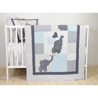 Blue Babyquilt, Elefant-Decke, Grau Blau Kinderbett Bettwäsche, Safari-Kindergarten von Customquiltsbyeva