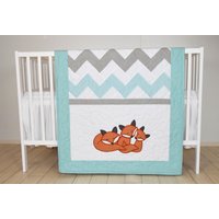 Fuchs Decke Chevron Schlafen Foxy Patchwork Quilt, Kinderbett Bettwäsche, Grau Petrol Türkis Und Weiß, Maßgeschneiderte von Customquiltsbyeva