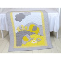 Grau Gelb Baby Decke, Grauer Elefant Krippe Kleinkind-Decke von Customquiltsbyeva