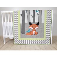 Wald-Decke, Birke Baum Krippe Decke, Personalisierte Fuchs Kinderbett Bettwäsche, Baby-Decke, Grau Chevron Und Kalk von Customquiltsbyeva