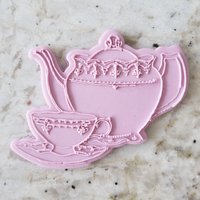 Teekanne Mit Tasse Und Untertasse Keks Popup & Cutter Stempel Fondant Kuchen Dekorieren Eisglasur Schablone Muttertag Teekanne Mit Tasse Und Untertasse Keks Popup & Cutter Stempel Fondant Kuchen Dekorieren Eisglasur Schablone Muttertag von CutBakeStamp