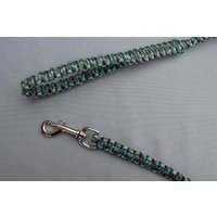 Paracord Hundeleine Mit Handschlaufe, Handgeflochten Dem Flat Cobra Knot, Benutzerdefinierte Farboptionen, Auswahl Aus 3, 4, 5 Und 6 Fußlängen von CuteAndCuddlyDesign