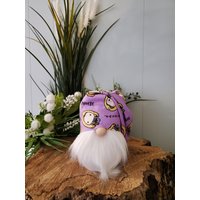 Friends Zwerge, Phoebe Gnome, Tv Show Freunde Tiered Tablett Dekor, Bauernhaus Geschenk, Mantel Decor, Plüschzwerg, Frühlingszwerg Friends Zwerge, Phoebe Gnome, Tv Show Freunde Tiered Tablett Dekor, Bauernhaus Geschenk, Mantel Decor, Plüschzwerg, Frühlingszwerg von CuteCraftCreationsCA