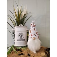 Neu Kaffeezwerg, Frühlingszwerg, Sommerzwerg, Herbstzwerg, Erntezwerg, Kaffeebar, Tiertablett, Bauernhauszwerg, Manteldekor Neu Kaffeezwerg, Frühlingszwerg, Sommerzwerg, Herbstzwerg, Erntezwerg, Kaffeebar, Tiertablett, Bauernhauszwerg, Manteldekor von CuteCraftCreationsCA