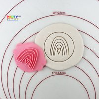 Regenbogen Herz Cookie Stempel | Fondant Keksstempel Prägung Pride Party Dekor Leckerli von CutterAndStampFun