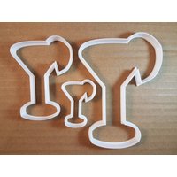 Cocktail Glas Trinken Tasse Form Cookie Cutter Teig Gebäck Fondant Scharfe Schablone Party Alkohol Martini Essen Cocktail Glas Trinken Tasse Form Cookie Cutter Teig Gebäck Fondant Scharfe Schablone Party Alkohol Martini Essen von CutterCraftUK