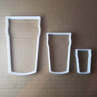Pint Bier Trinken Papa Form Cookie Cutter Teig Keks Gebäck Fondant Scharfe Schablone Alkohol Partei Ale Bitter Apfelwein Essen Glasschale von CutterCraftUK