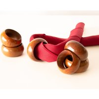 Vintage Mahagoni Holz Serviettenringe Set Von Sechs von CynthiasAttic