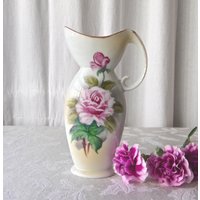 Vintage Krug Vase Handgemalte Rosen Mitte-Century von CynthiasAttic
