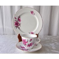 Vintage Rosa Blume Teetasse Untertasse Teller Royal Kent von CynthiasAttic