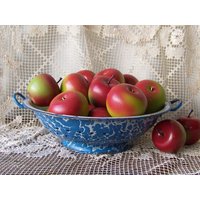 Vintage Sieb Aus Emaille Mit Blauem Wirbel von CynthiasAttic
