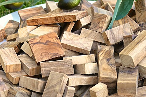 Räucherholz Chunks (1 kg oder 2 kg) aus Olivenholz zum Räuchern & Smoken (2 kg Chunks) von D.O.M. Die Olivenholz Manufaktur