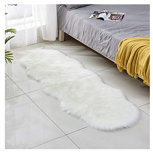 DAIHAN Faux Lammfell Schaffell Teppich, Flauschiger Kunstfell in Super weich Lammfellimitat Teppich Longhair Fell für Schlafzimmer, Sofa, Dekoration Weiß 60 * 180cm von DAIHAN