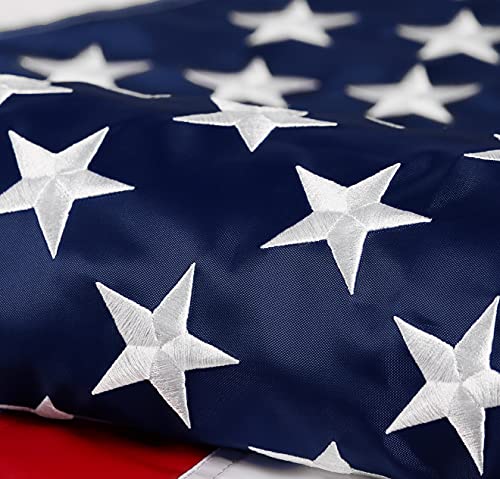 Amerikanische Flagge, 1,5 x 2,4 m: Längste haltbare US-Flagge, aus Nylon, bestickte Sterne, genähte Streifen, Messingösen, UV-Schutz, perfekt für draußen! US-Flagge. von DANF FLAG