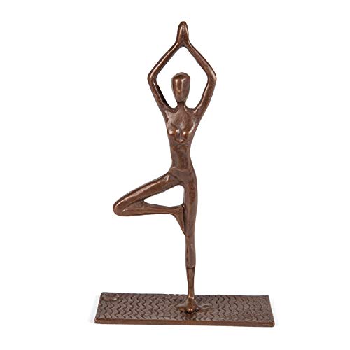 Danya B. Yoga-Baum-Pose auf Matte, Bronzeguss Skulptur | Zeitgenössische Metallkunst Regal Dekor - Bronze von DANYA B