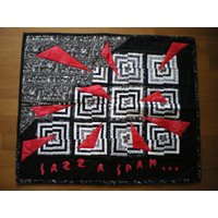 Flickenteppich "Jazz À Juan" Darstellung Der Côte D "Azur" in Schwarz, Weiß Und Rot Flickenteppich "Jazz À Juan" Darstellung Der Côte D "Azur" in Schwarz, Weiß Und Rot von DANYCOUDCREATIONS