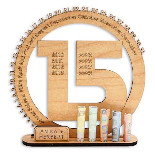 DARO Design - 15 Geburtstag Geschenk Frauen & Männer - Geldgeschenke Geburtstag 15 mit Ständer - Holz-Schild Gästebuch - 15 Geburtstag Deko - Personalisierbares Geschenk von DARO Design