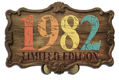DARO Design - 42 Geburtstag Frauen & Männer - Originelle Geldgeschenke Geburtstag 42 Wandbild und Ständer - Holz-Schild Gästebuch - Geschenke zum 42. Geburtstag Mann Frau Deko - Geburtsjahr 1982 von DARO Design