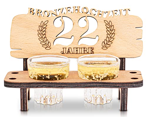 DARO Design - Schnapsbank 22. Hochzeitstag Bronzehochzeit Geschenk Deko für Paare Männer Frauen aus Holz mit Gläsern von DARO Design