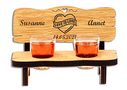 DARO Design - Schnapsbank mit Gravur Holz - Hochzeitsgeschenke für Brautpaar mit Schnapsgläser Geschenk zur Hochzeit Hochzeitstag mit 2 Schnapsgläser Hochzeitsgeschenk Deko von DARO Design