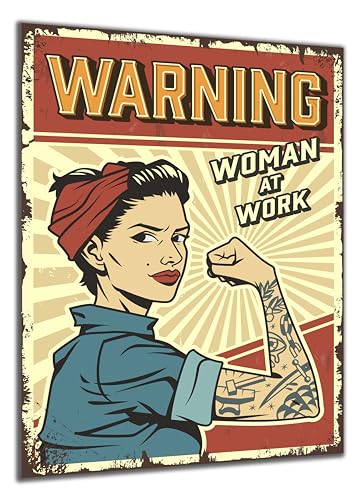 DARO Design - Wand-Bild auf 6mm HDF 40x30 cm Woman at Work - Wand-Deko Bilder Geschenk Vintage-Schild Retro-Schild von DARO Design