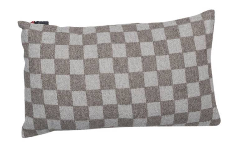DAVID FUSSENEGGER Kissenhülle Silvretta 'Schachbrett' 30 x 50 cm von DAVID FUSSENEGGER