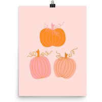Kürbis Trio Wand Kunstdruck Poster | Herbst Halloween Gewürz Gruselig Niedlich Oktober Geschenk Dekor von DChandlerDesign