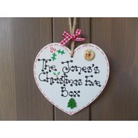 Personalisierte Heiligabend Box Topper Zeichen Tag Familienname Handmade Advent Geschenk Weihnachtsgeschenk Hölzerne Herz Plakette von DDJcrafts1