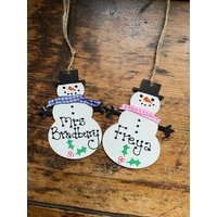 Personalisierte Weihnachtsbaum Dekoration Flasche Geschenkanhänger Plakette Zeichen Vorhanden Handgemachtes Andenken Schneemann Rentier Stern von DDJcrafts1