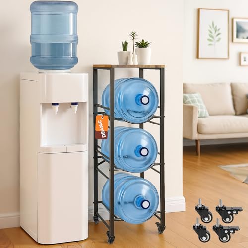 Wasserflaschenhalter mit Rädern, 3-stöckiger Wasserflaschenhalter mit oberer Ablage, robuster Wasserspender-Ständer für Küche, Wohnzimmer, Büro, rustikales Braun Wasserflaschenhalter mit Rädern, 3-stöckiger Wasserflaschenhalter mit oberer Ablage, robuster Wasserspender-Ständer für Küche, Wohnzimmer, Büro, rustikales Braun von DEANIC