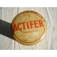 Hinken Mit Medizinformer(Alt. Alte Metalldose Aus Den 1920Er Jahren, Die Ein Medikament Enthielt von DECOETCOLLECTION