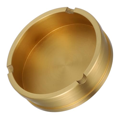 DECOMELODY Eleganter Aschenbecher aus Gebürstetem Messing Kompakt und Robust Stilvolles Retro Design für Raucher Vielseitig für Haus Büro Terrasse und Garten Edle Goldfarbene Tischdekoration von DECOMELODY