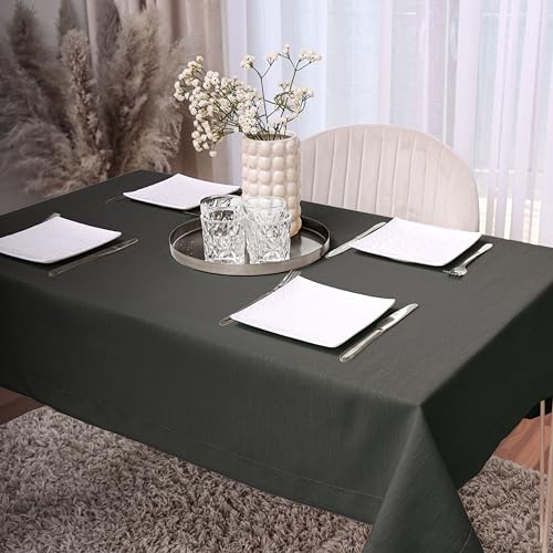 DECOOR Glatte, Matte, schmutzabweisende Tischdecke, 280 x 140 cm, Grafit, veredelt mit Einer dekorativen 5 cm Breiten Lamelle, aus dickem Gewebe 220 g/m², 100% Polyester, hergestellt in EU von DECOOR