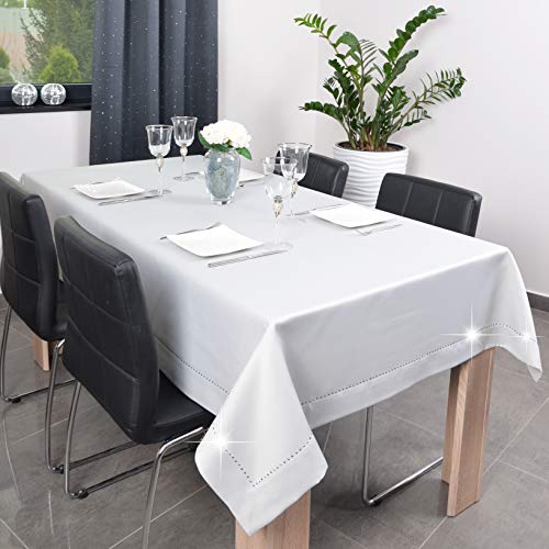 DECOOR - schmutzabweisende Tischdecke, 140 x 180 cm, Grau, veredelt mit einer eleganten 7 cm langen Rückseite, aus Satingewebe 190g/m², 100% Polyester, hergestellt in EU von DECOOR