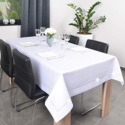 DECOOR - schmutzabweisende Tischdecke, 140 x 240 cm, Weiß, veredelt mit Einer eleganten 7 cm Langen Rückseite, aus Satingewebe 190g/m², 100% Polyester, hergestellt in EU von DECOOR