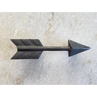 Gusseisengriff Mit Pfeildesign, Küchenschrankgriffe, Kleiderschrankgriff, Schwarze Gusseisengriffe, Rustikale Eisengriffe von DECORINDIA55
