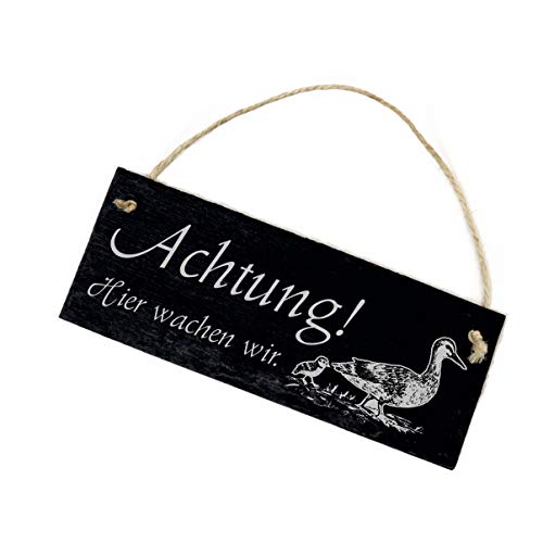 Dekolando Warnschild Ente Schild - Achtung ! Wir wachen hier. Enten - Schiefertafel Entenstall Deko Türschild 22 x 8 cm von DEKO-LANDO