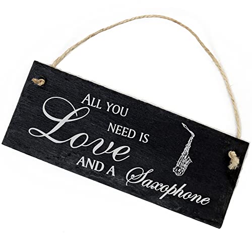 Schiefertafel Deko Saxophon Schild 22 x 8 cm - All you need is Love and a Saxophone - Wanddeko Dekoration Türschild Schiefertafel Deko Saxophon Schild 22 x 8 cm - All you need is Love and a Saxophone - Wanddeko Dekoration Türschild von DEKO-LANDO