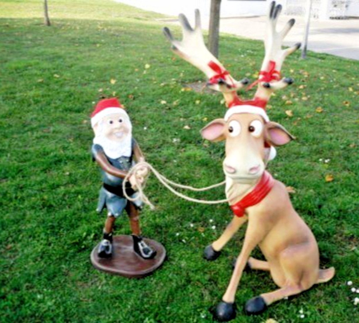 DEKO VERTRIEB BAYERN Weihnachtsfigur XXL lustiges Rentier Rudi 145cm mit Elfe Elch Weihnachtsdeko Deko von DEKO VERTRIEB BAYERN